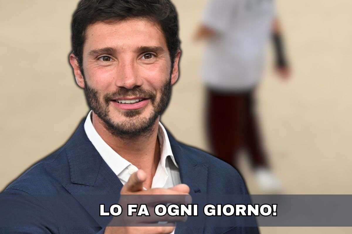 Stefano De Martino e gli esercizi con Santiago