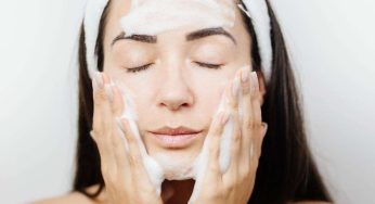 Con quale detergente lavi la tua pelle? Forse hai sempre usato quello sbagliato: è importante saperlo