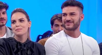 Lorenzo Riccardi e Claudia Dionigi come Sandra Mondaini e Raimondo Vianello: il divertente siparietto della coppia di Uomini e Donne